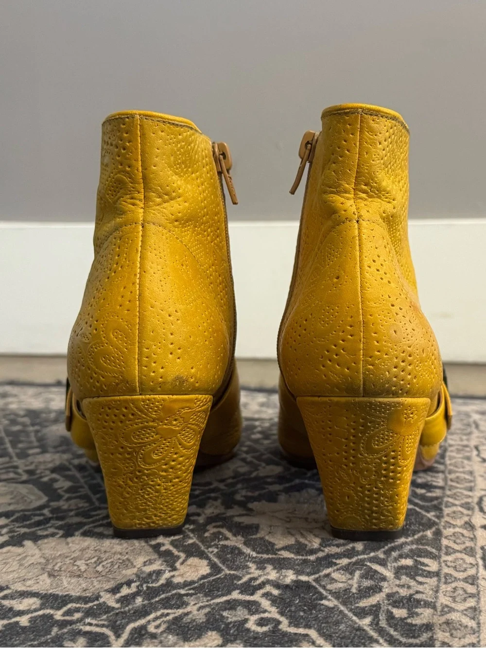 Ultra Rare John Fluevog Determination Boots in Vibrant Yellow Leather